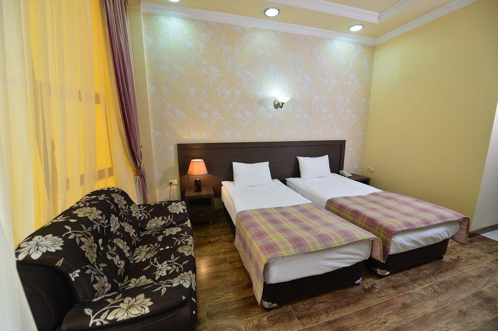 Yerevan Deluxe Hotel Exteriör bild