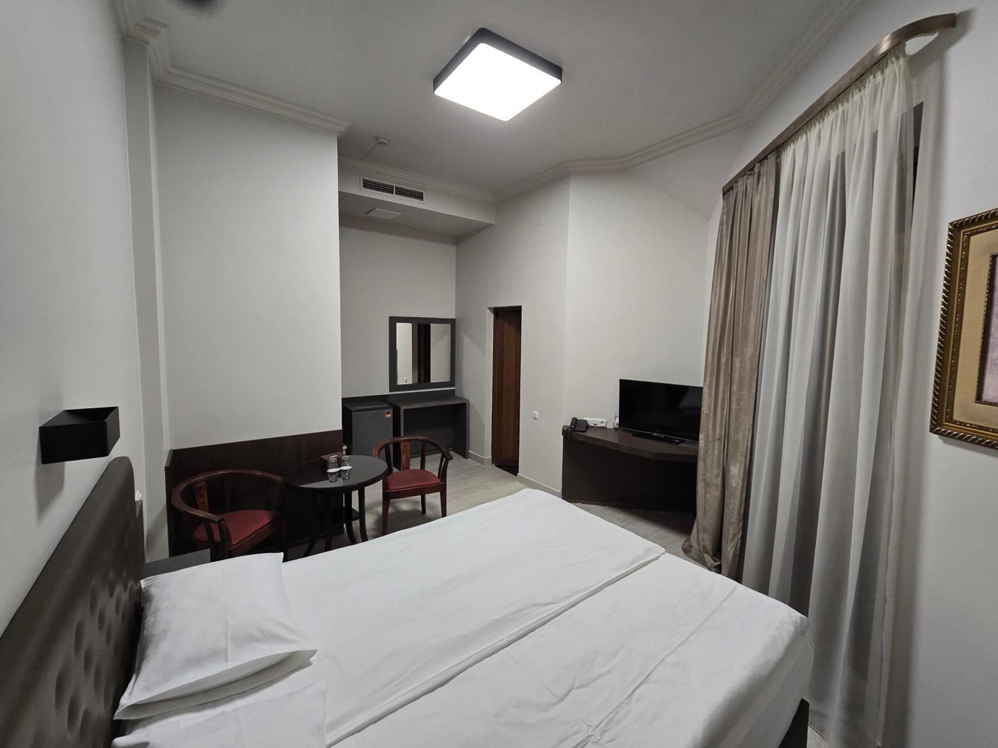 Yerevan Deluxe Hotel Exteriör bild