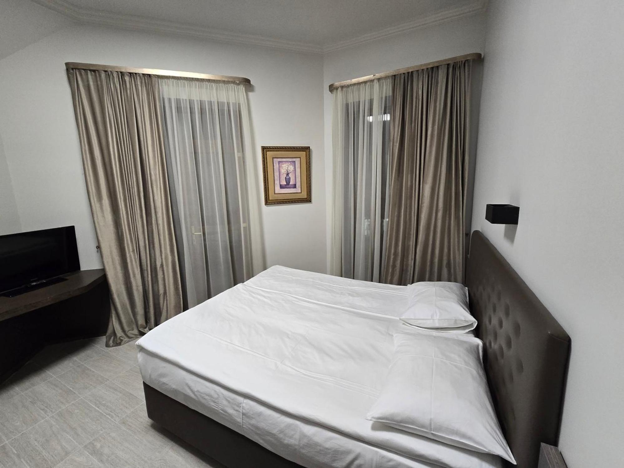 Yerevan Deluxe Hotel Exteriör bild
