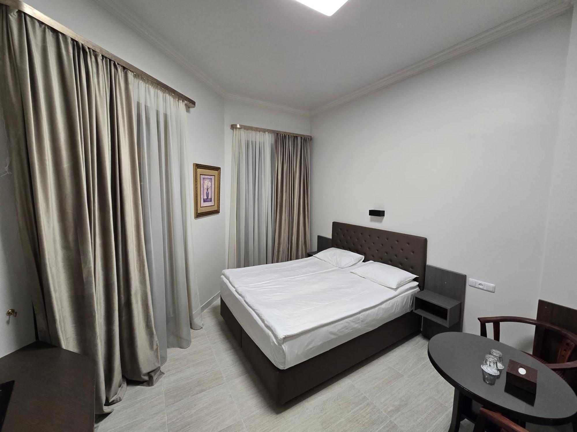 Yerevan Deluxe Hotel Exteriör bild