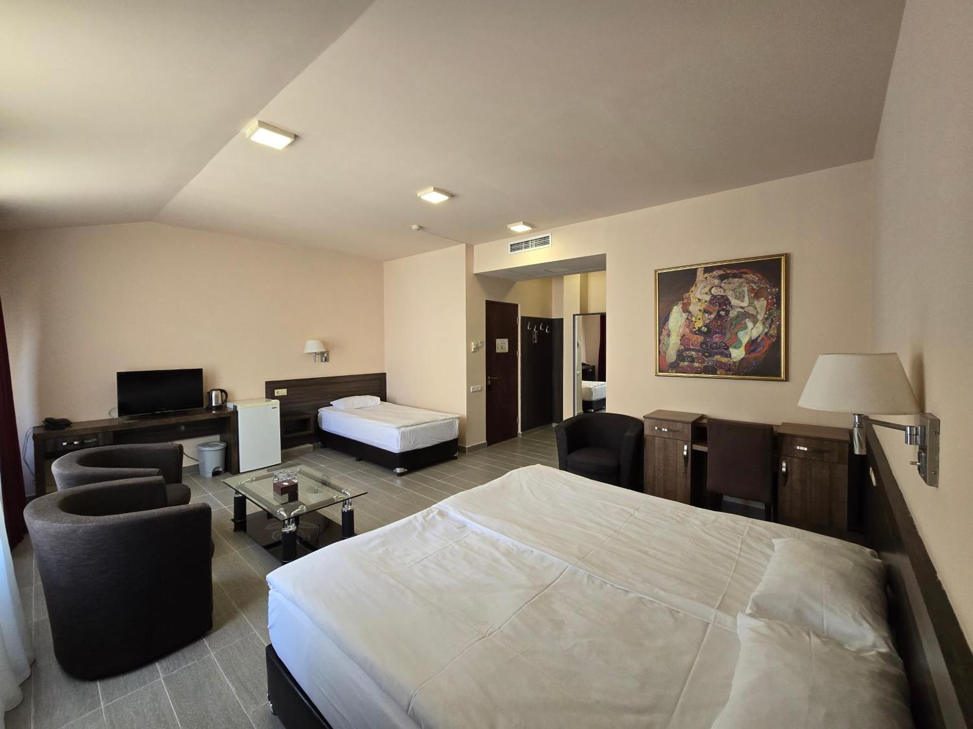 Yerevan Deluxe Hotel Exteriör bild