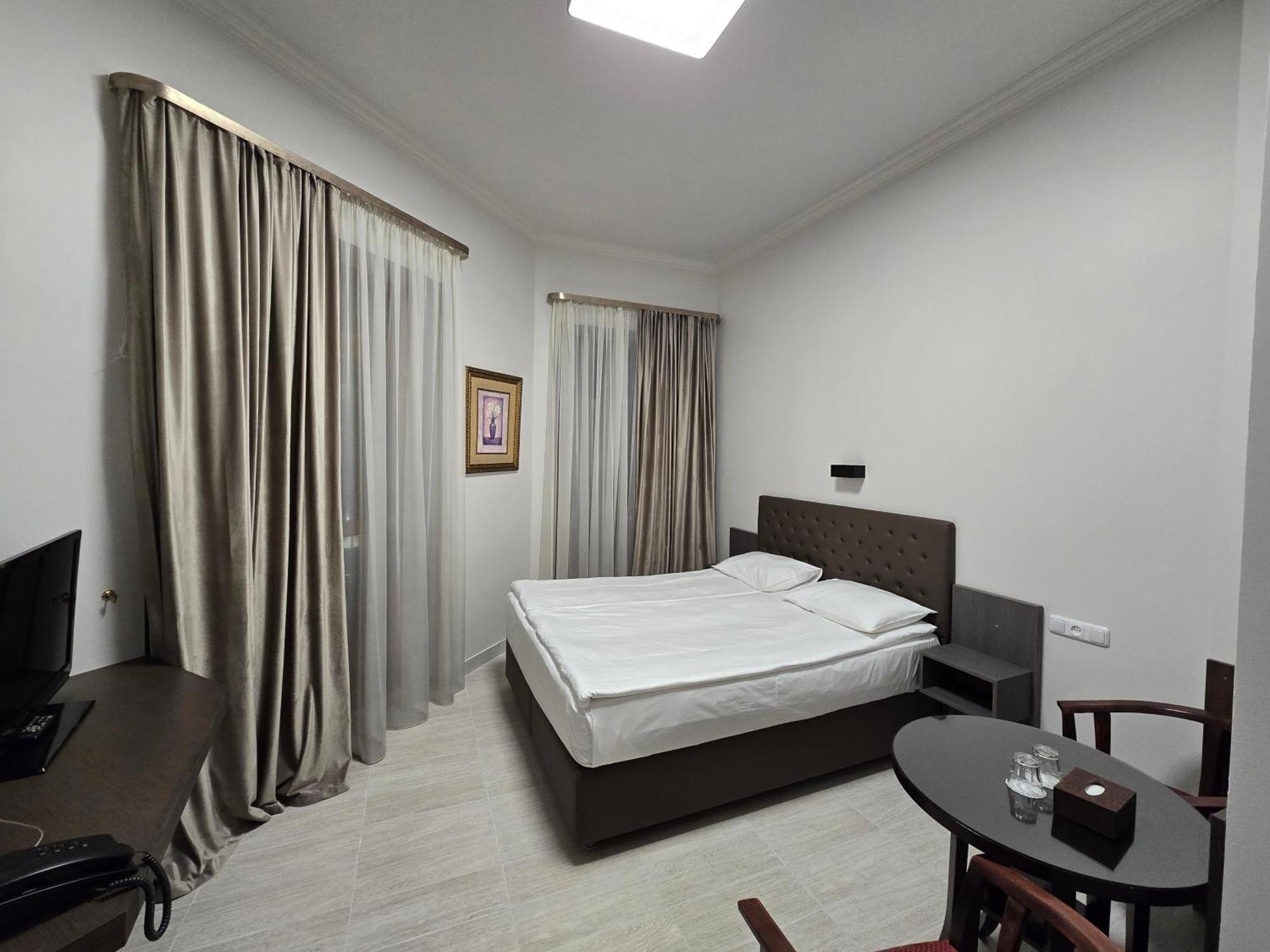 Yerevan Deluxe Hotel Exteriör bild