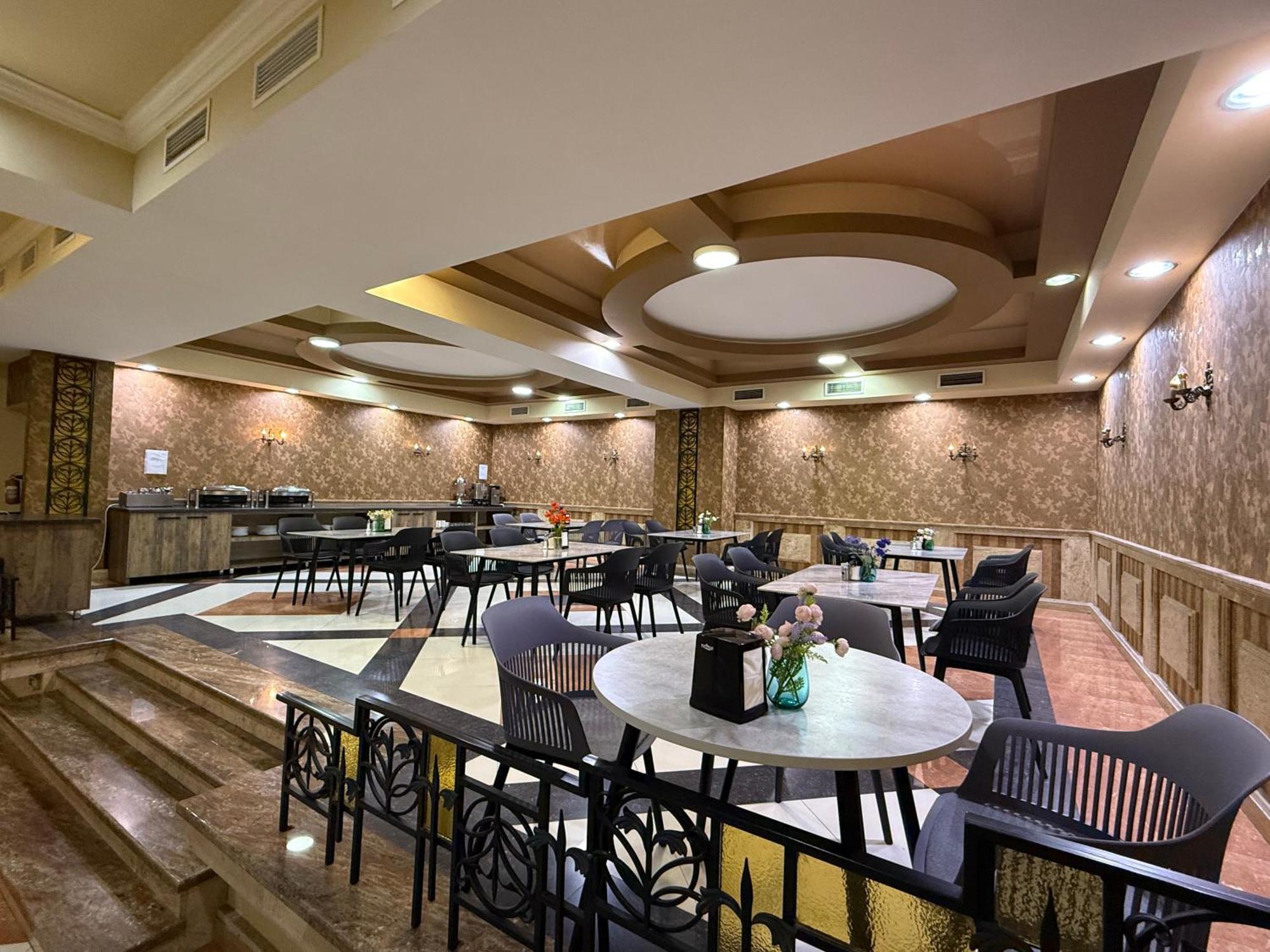 Yerevan Deluxe Hotel Exteriör bild
