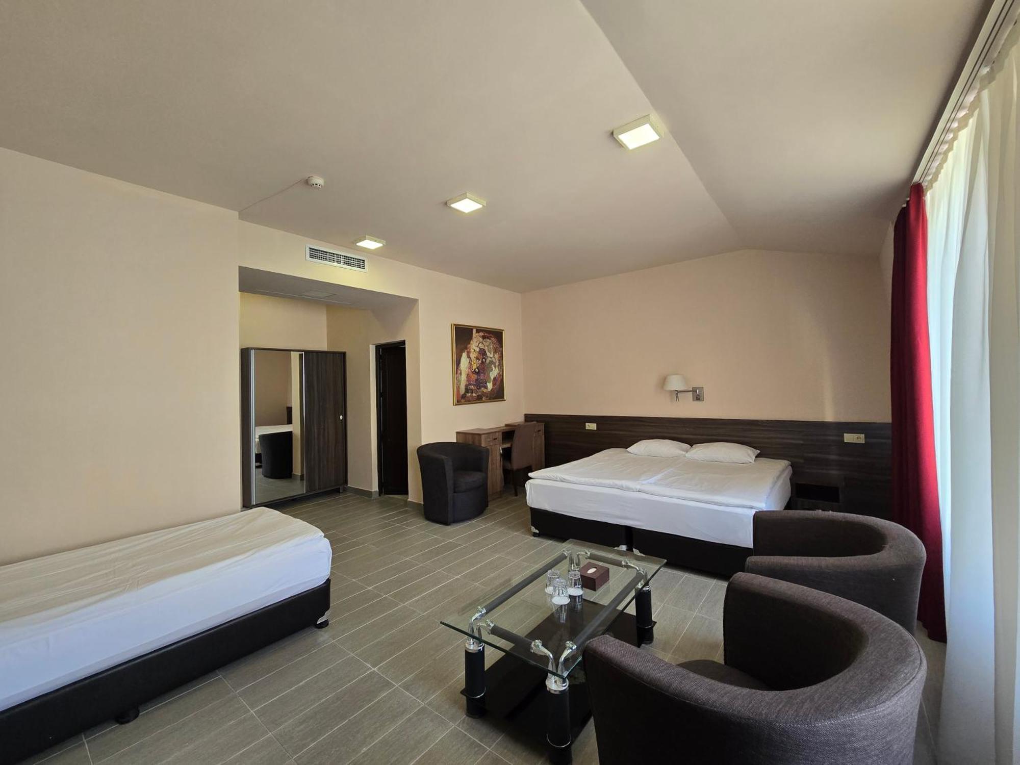 Yerevan Deluxe Hotel Exteriör bild