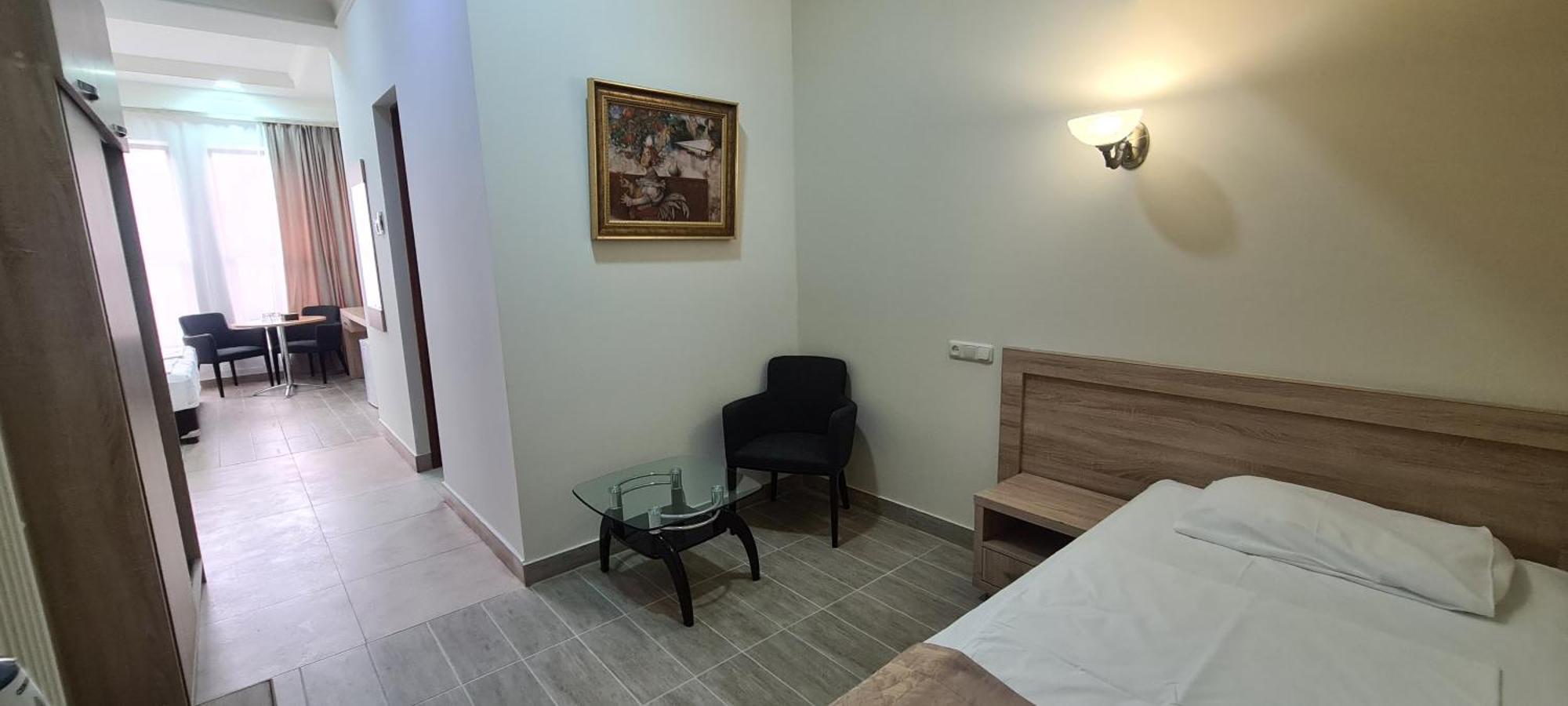Yerevan Deluxe Hotel Exteriör bild
