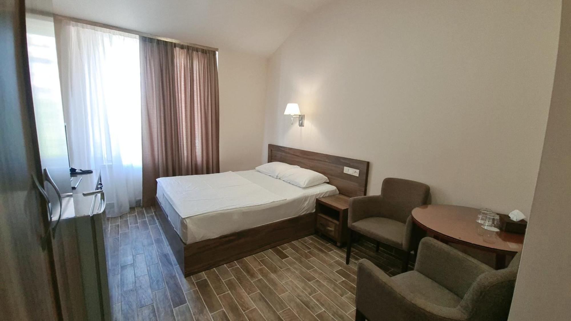 Yerevan Deluxe Hotel Exteriör bild