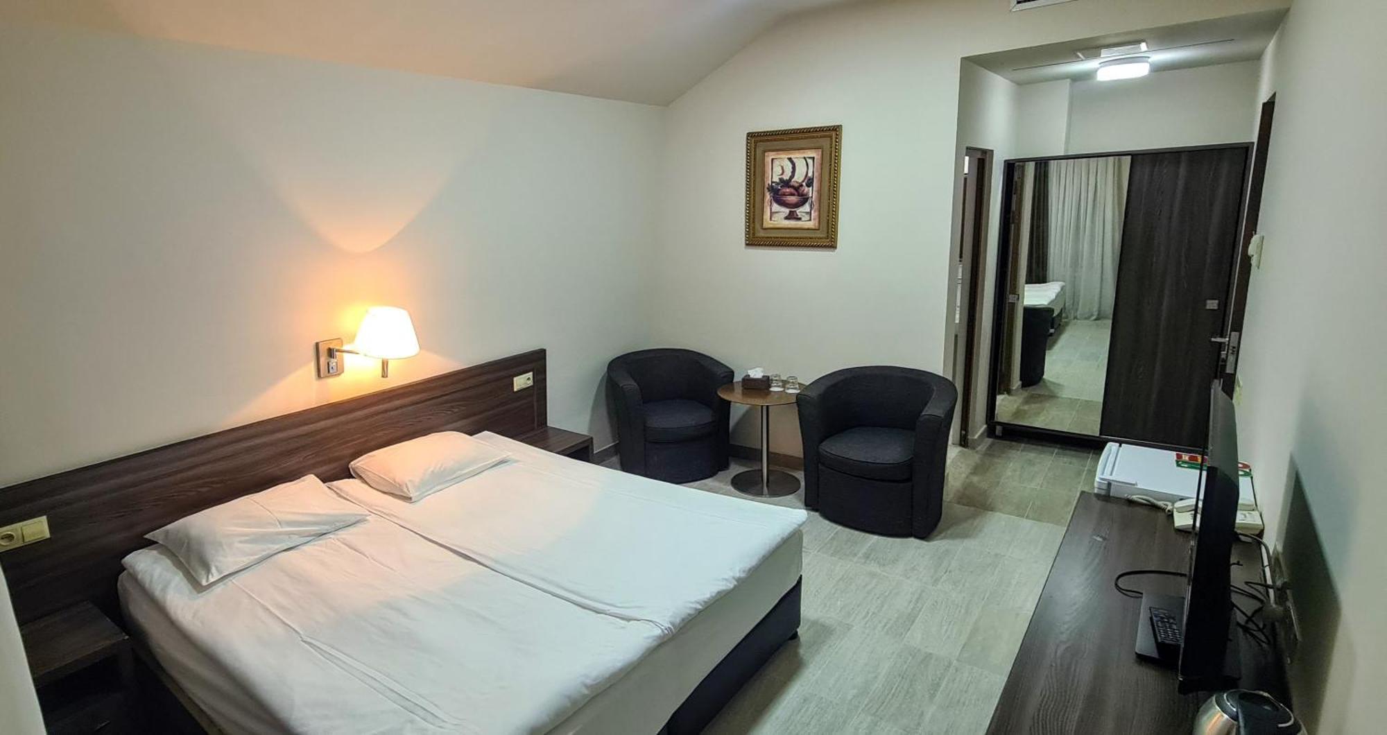 Yerevan Deluxe Hotel Exteriör bild