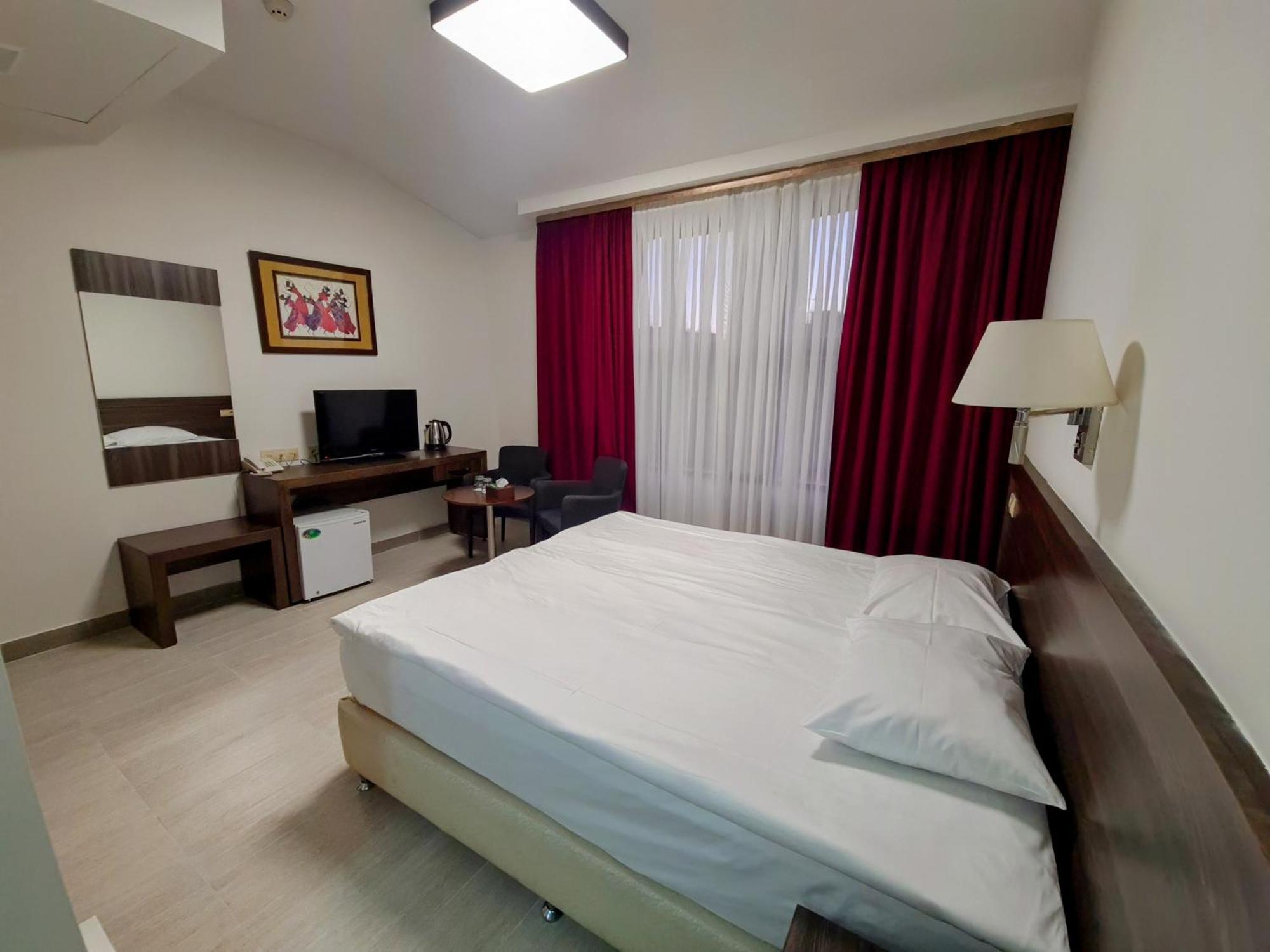Yerevan Deluxe Hotel Exteriör bild