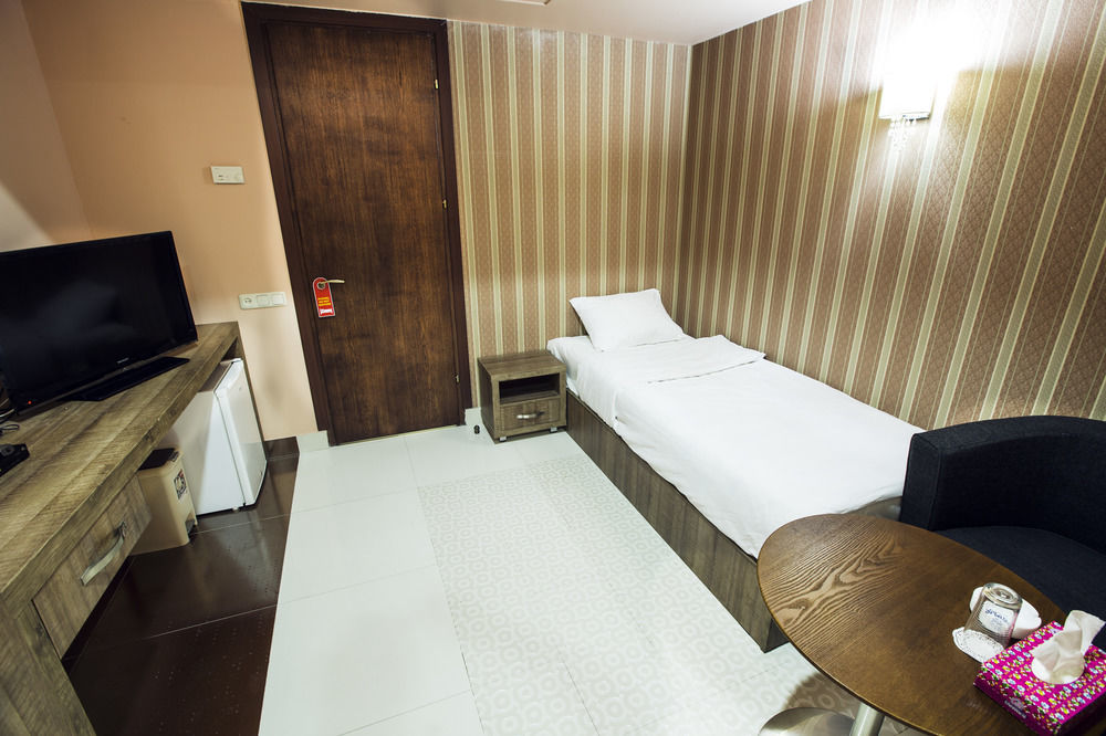 Yerevan Deluxe Hotel Exteriör bild