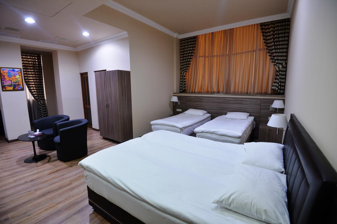 Yerevan Deluxe Hotel Exteriör bild
