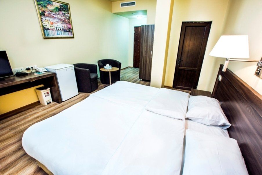 Yerevan Deluxe Hotel Exteriör bild